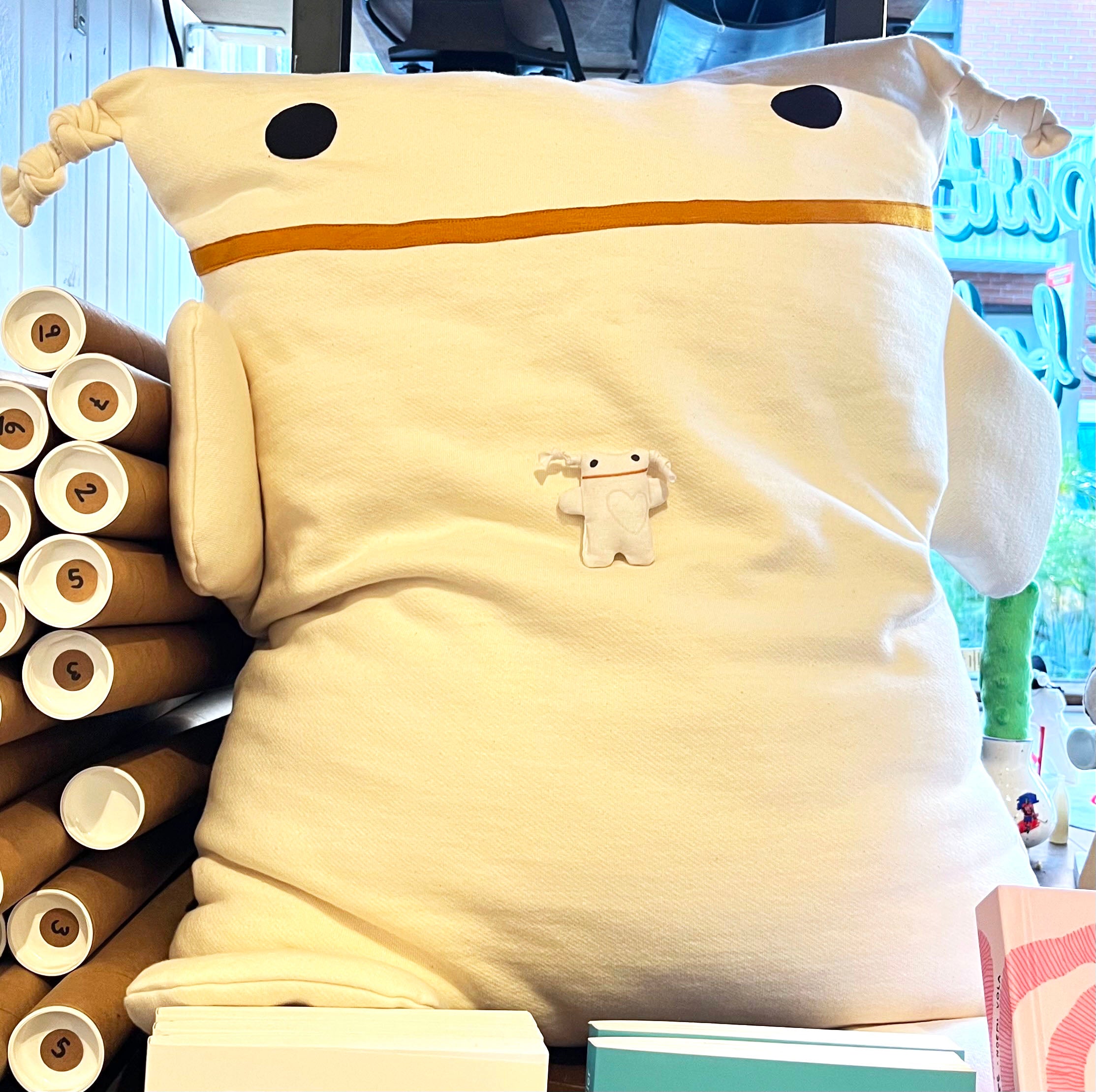 EMERGENCY TSÉ-TSÉ - STUFFED TOY