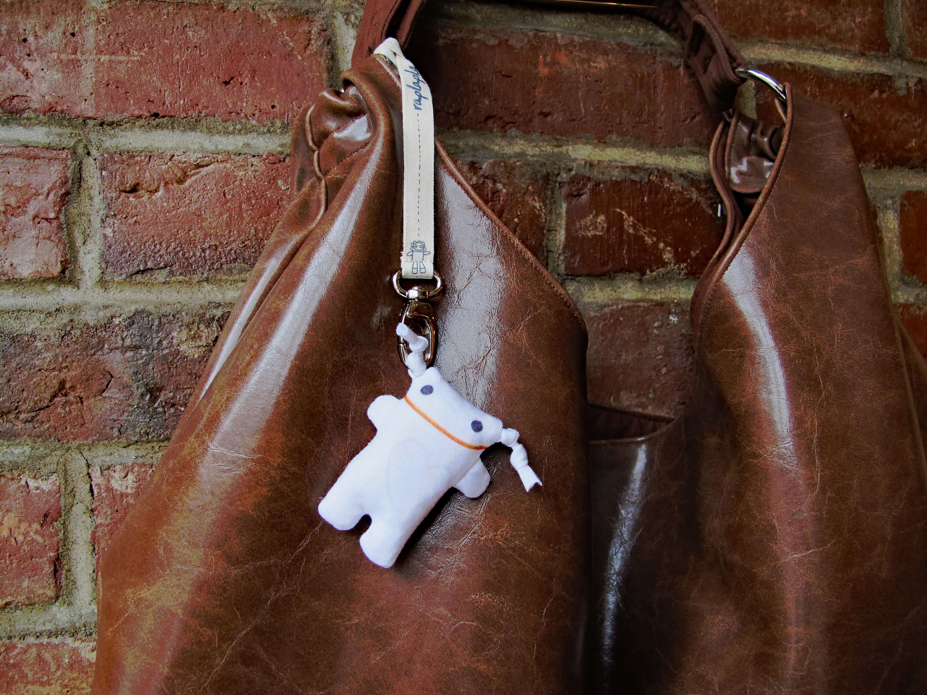 EMERGENCY TSÉ-TSÉ - STUFFED TOY