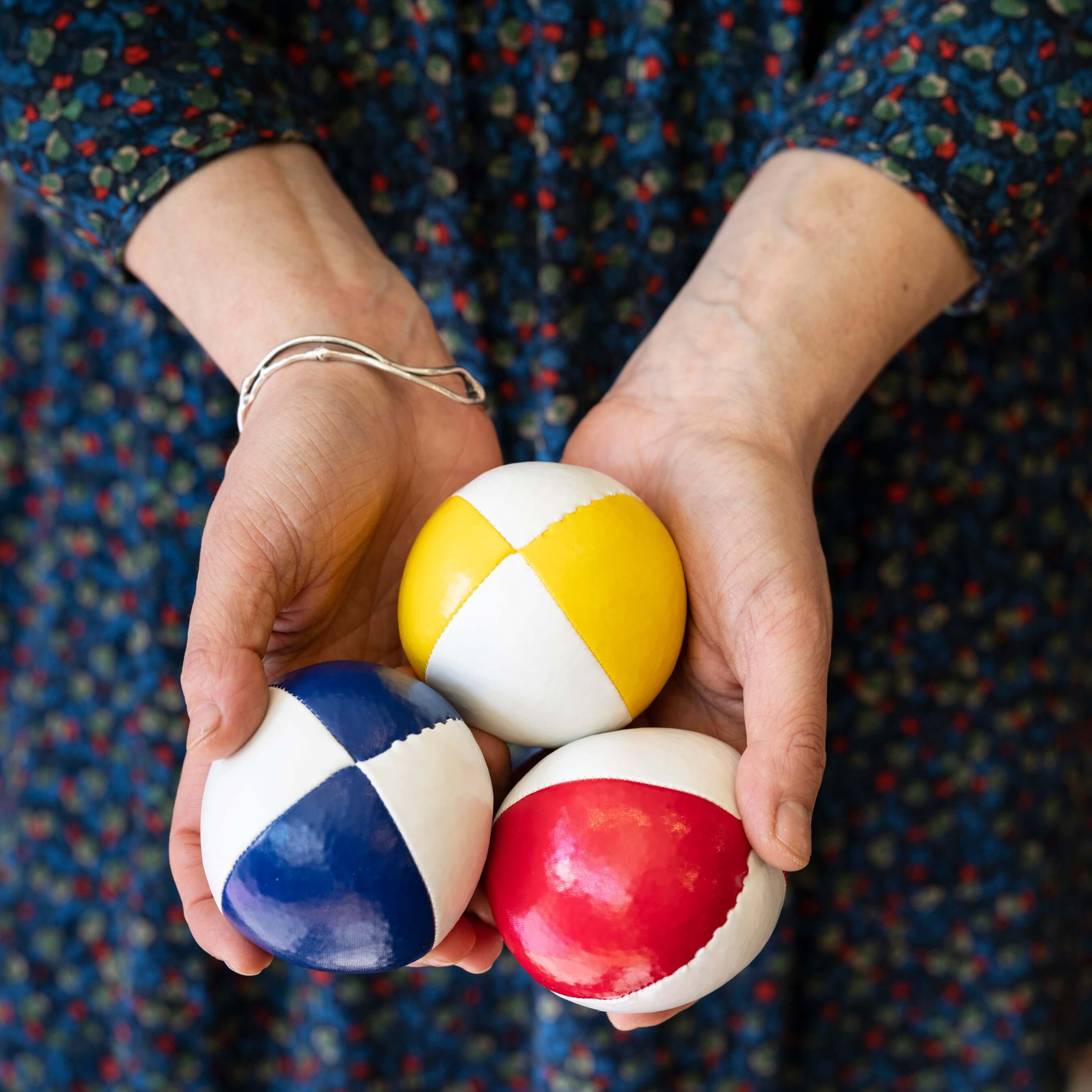 JUGGLING BALL