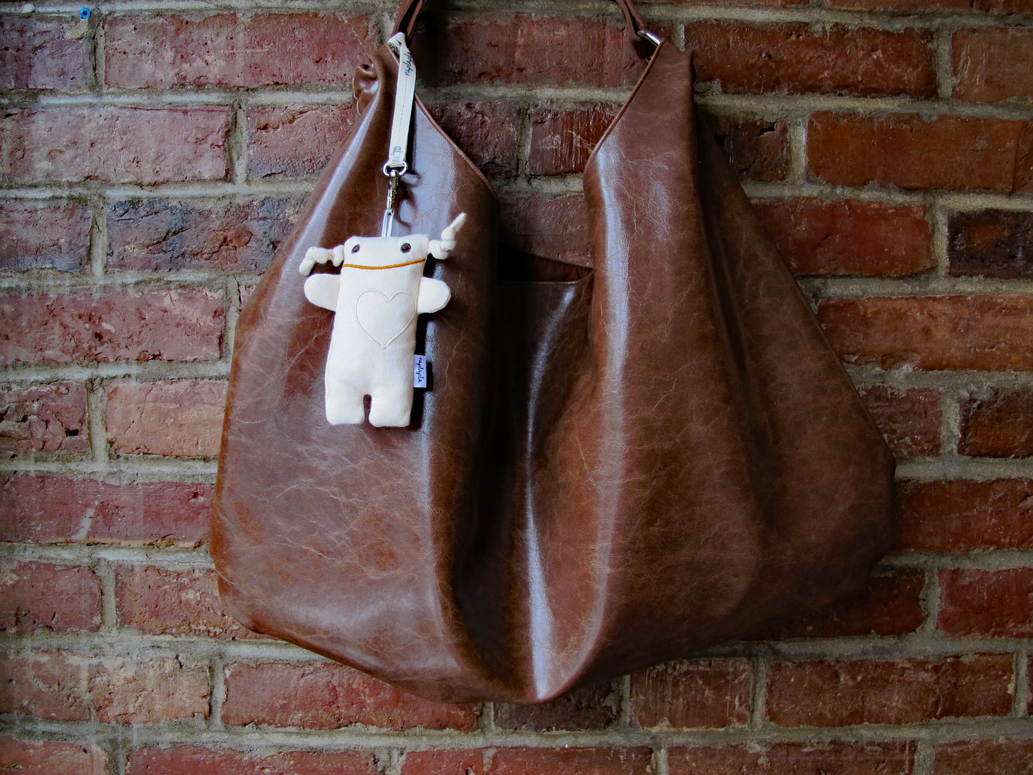 BÉBÉ MONSIEUR TSÉ-TSÉ - PELUCHE