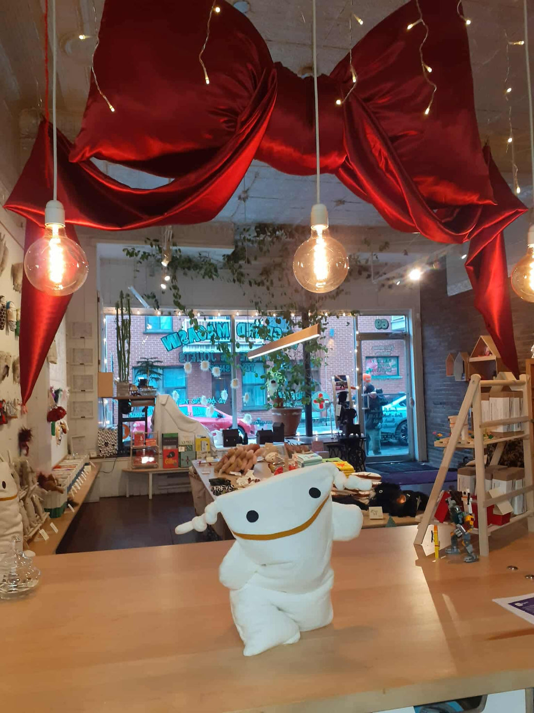 MONSIEUR TSÉ-TSÉ LOURD - PELUCHE DE RÉCONFORT